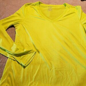 Danskin  Now semi fitted long sleeve active top V-neck